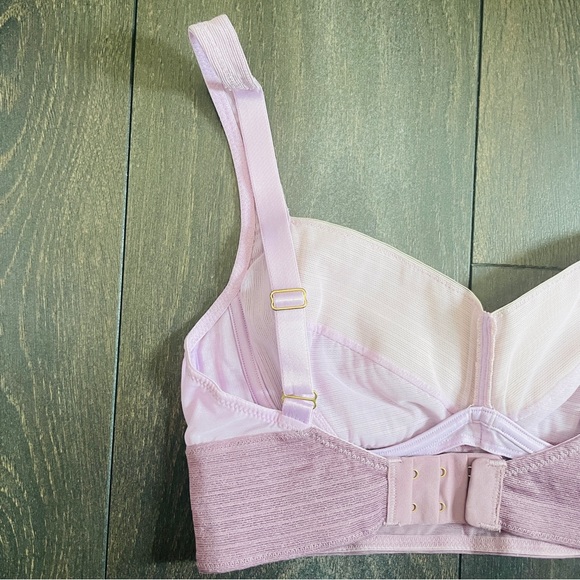 Triumph Underwear Wired Crop Sports Bra with Metallic Thread - Picture 8 of 15